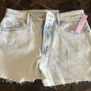 Woman’s Wild Fable Stonewashed Jean Shorts